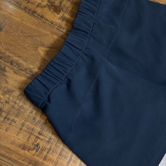 Lululemon 🍋 New On The Fly Shorts Navy Blue Size 6 - Picture 6 of 11